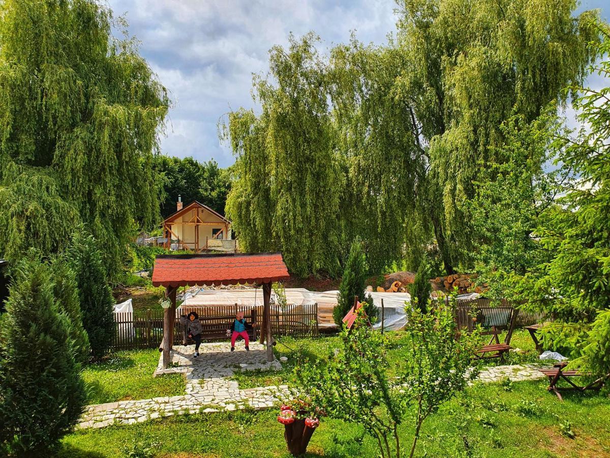 La Padure Hotel Brebu Buitenkant foto