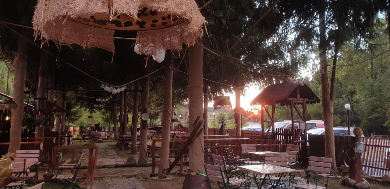 La Padure Hotel Brebu Buitenkant foto