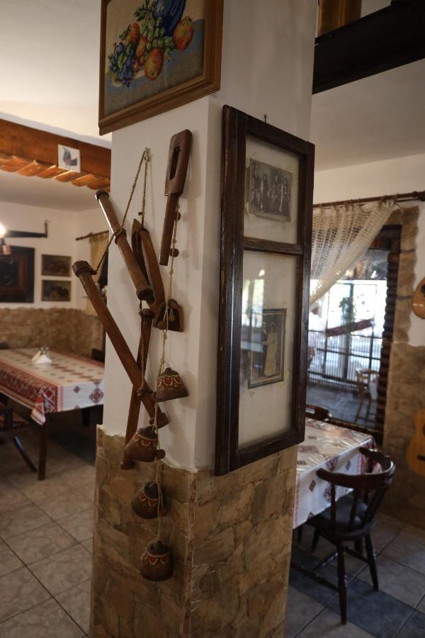La Padure Hotel Brebu Buitenkant foto