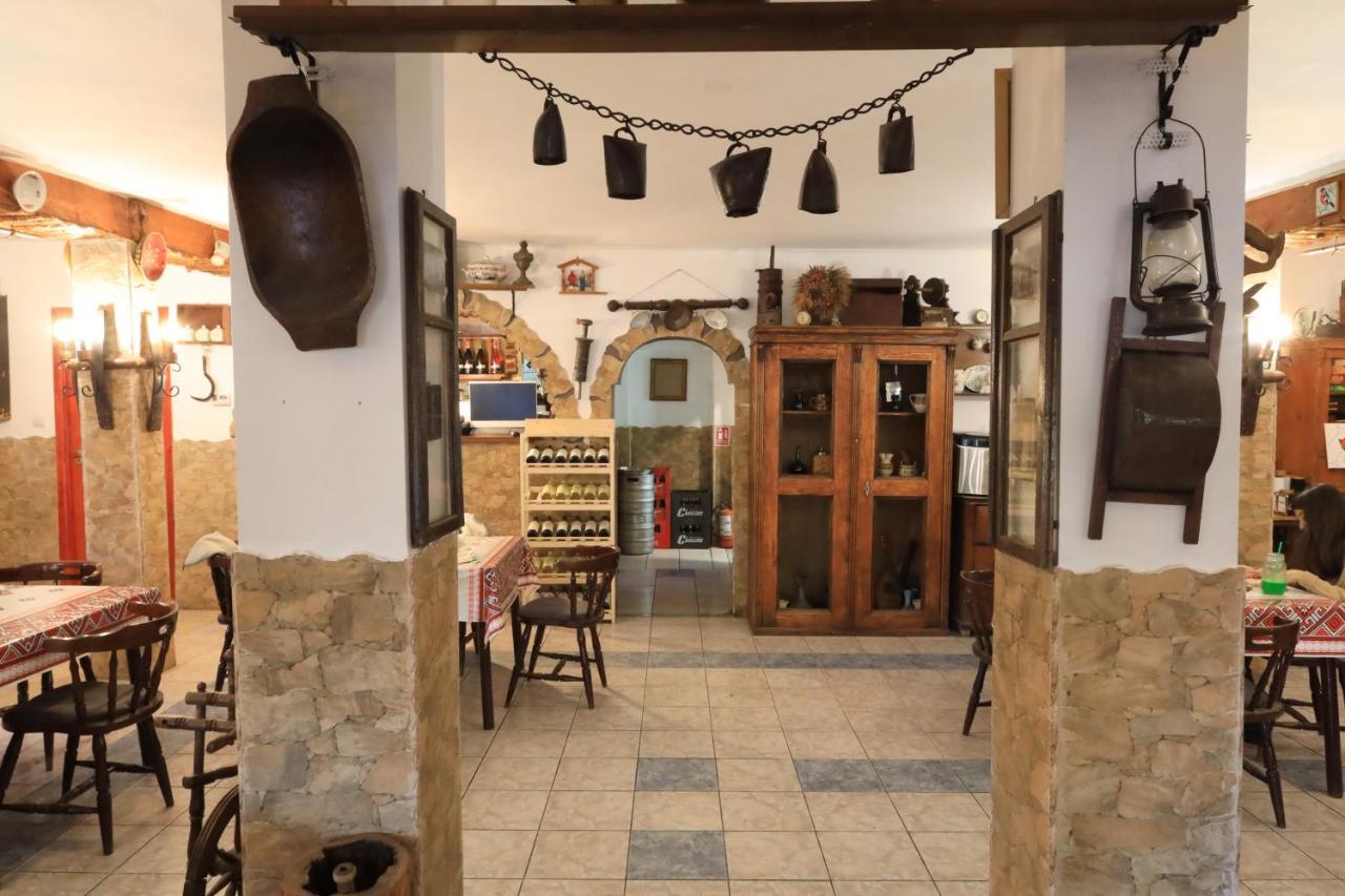 La Padure Hotel Brebu Buitenkant foto