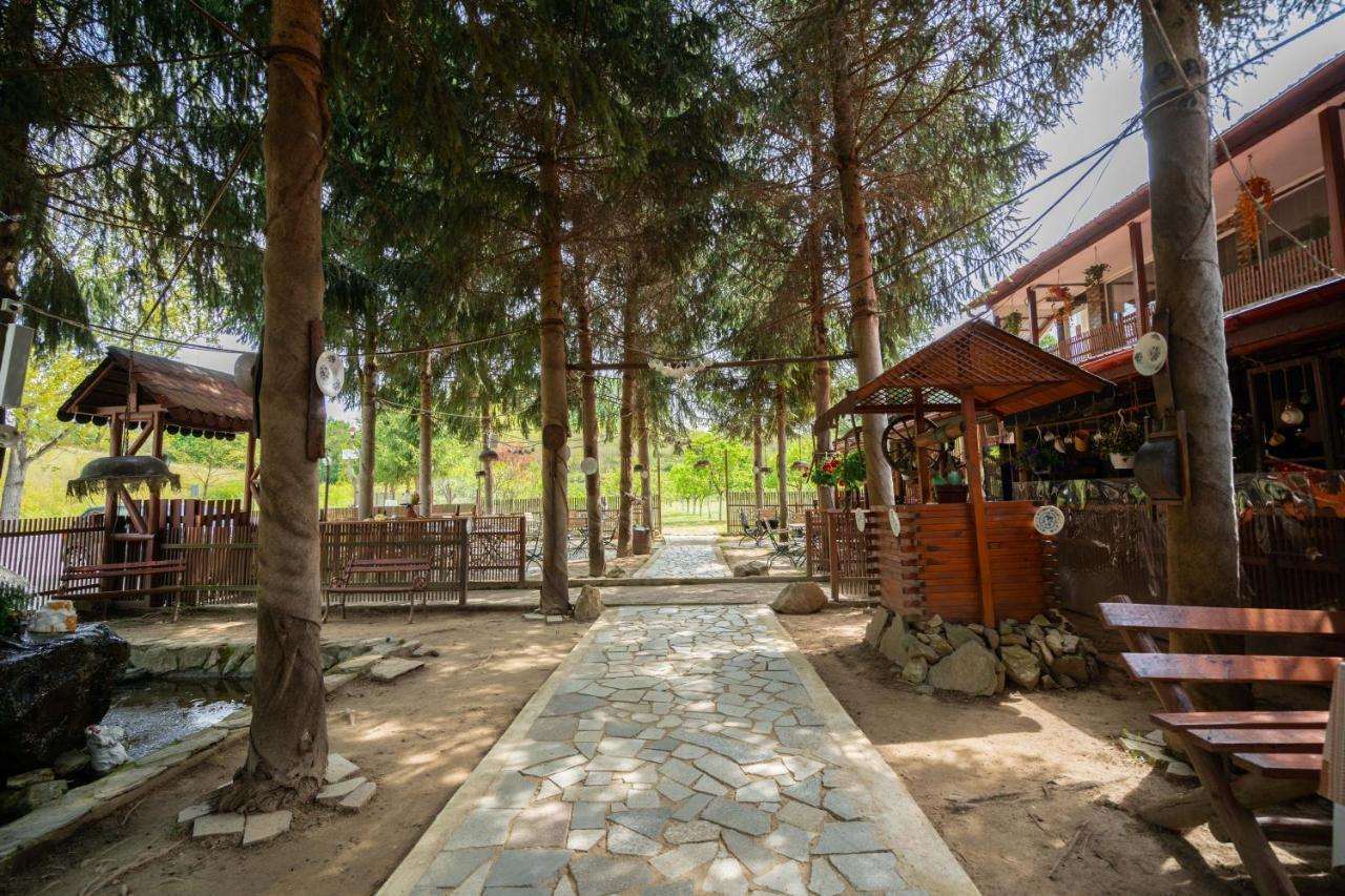 La Padure Hotel Brebu Buitenkant foto