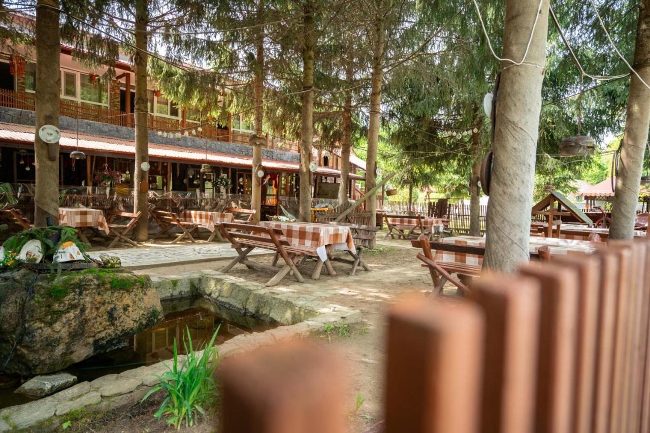La Padure Hotel Brebu Buitenkant foto