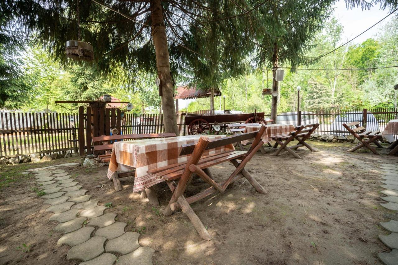 La Padure Hotel Brebu Buitenkant foto