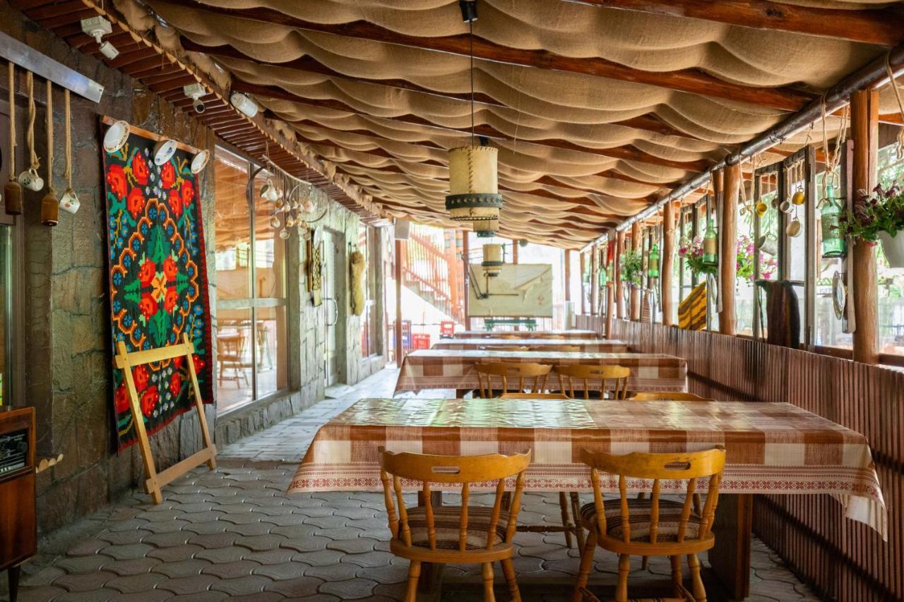 La Padure Hotel Brebu Buitenkant foto