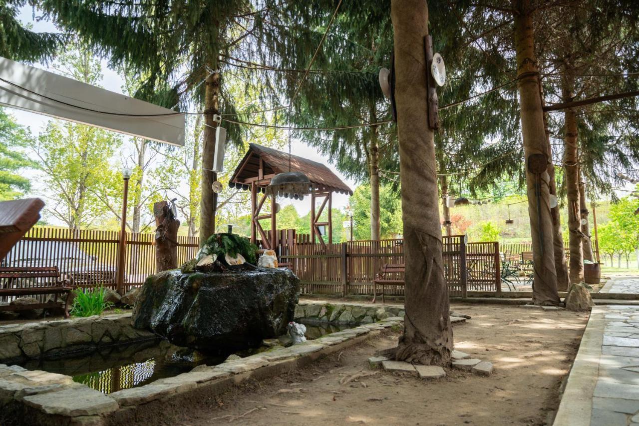 La Padure Hotel Brebu Buitenkant foto