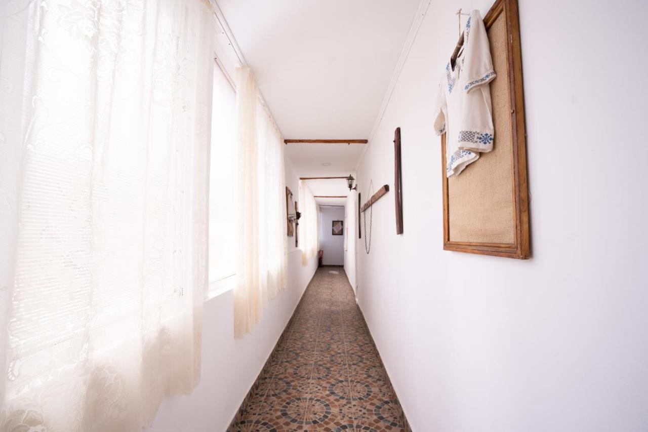 La Padure Hotel Brebu Buitenkant foto