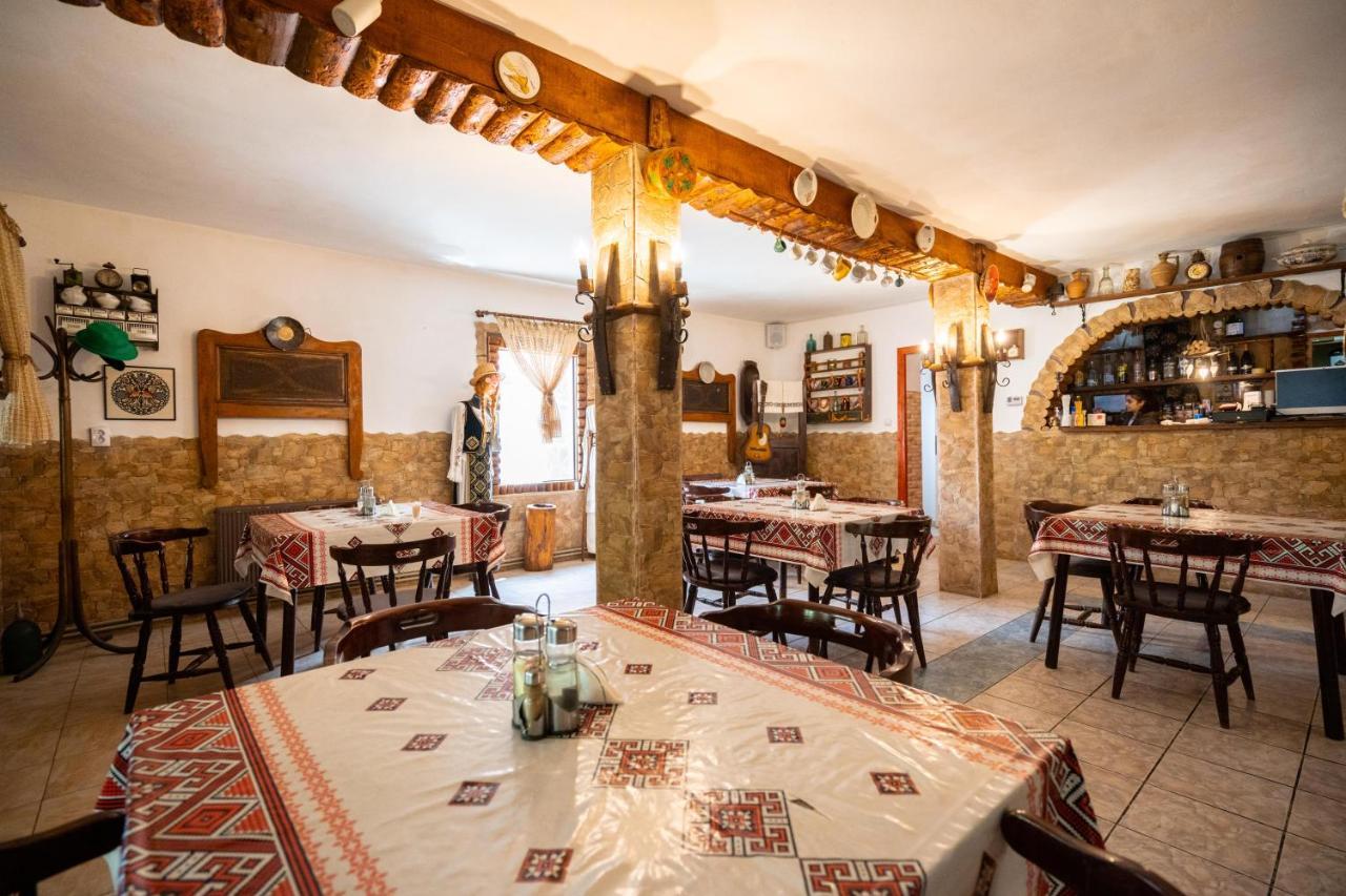 La Padure Hotel Brebu Buitenkant foto